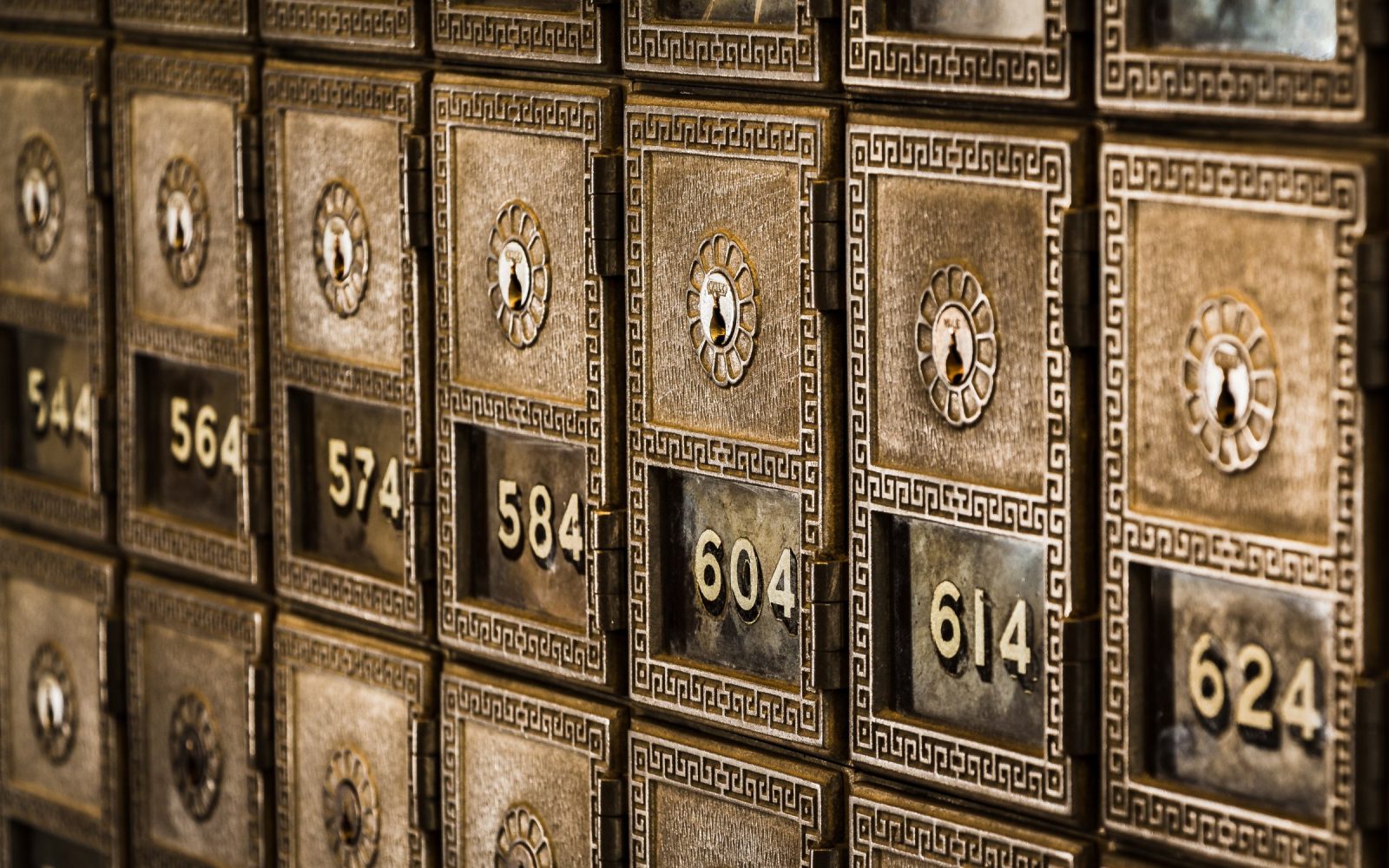 Concierge & Package Handling — Porchlight resident service